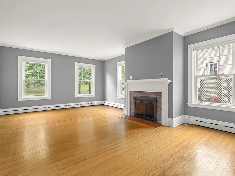 103 Hollis Ave — Photo 9