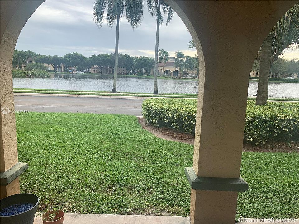 1st image of 2424 Centergate Dr APT 104