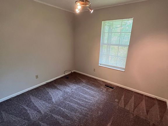 4th image of 1910 Rhonda Dr