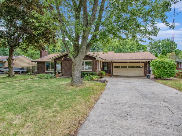 2833 Marilyn Dr, Saint Joseph, MI 49085