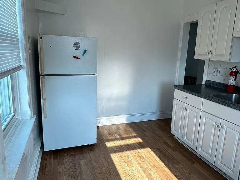 206 Saude Ave — Photo 9