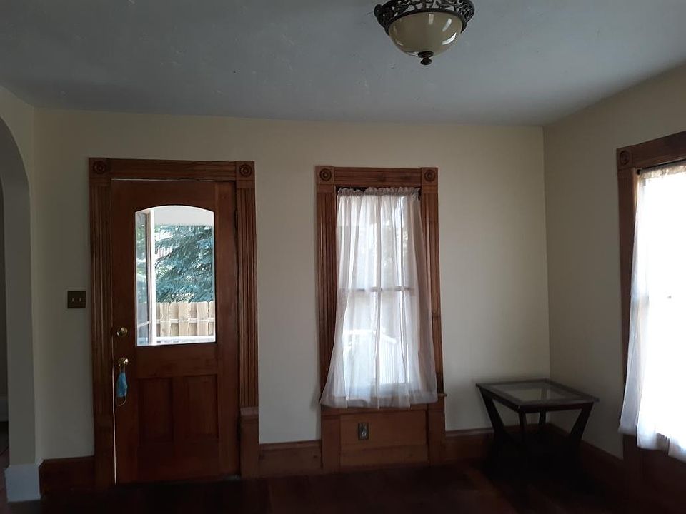 2nd image of 416 N Elmwood Ave