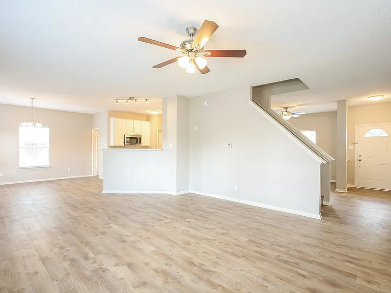8636 Wheatfield Dr — Photo 6