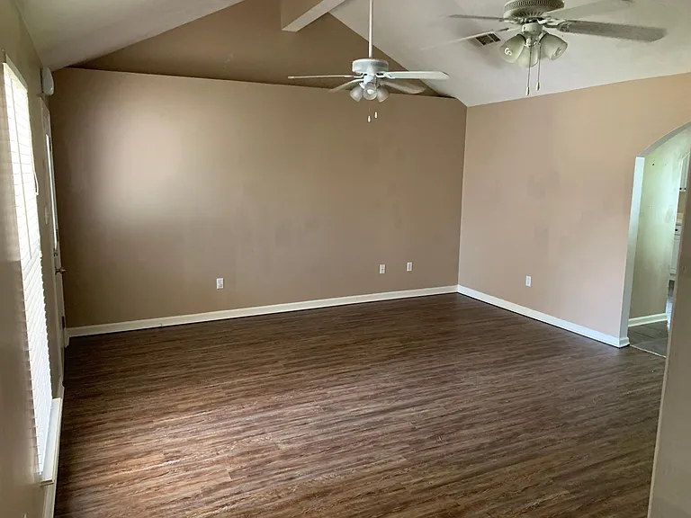 711 Westwind Dr — Photo 1