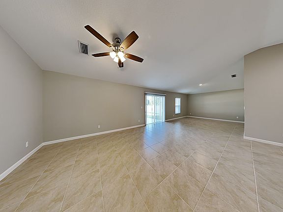 3rd image of 1931 SW Castinet Ln