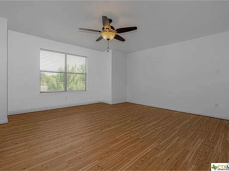 394 Pecan Mdws — Photo 18