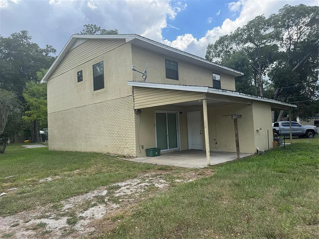 2 bed, 1.5 bath, 1056 sqft, $1,550 — Photo 2