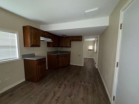 2nd image of 1204 Prosperity St