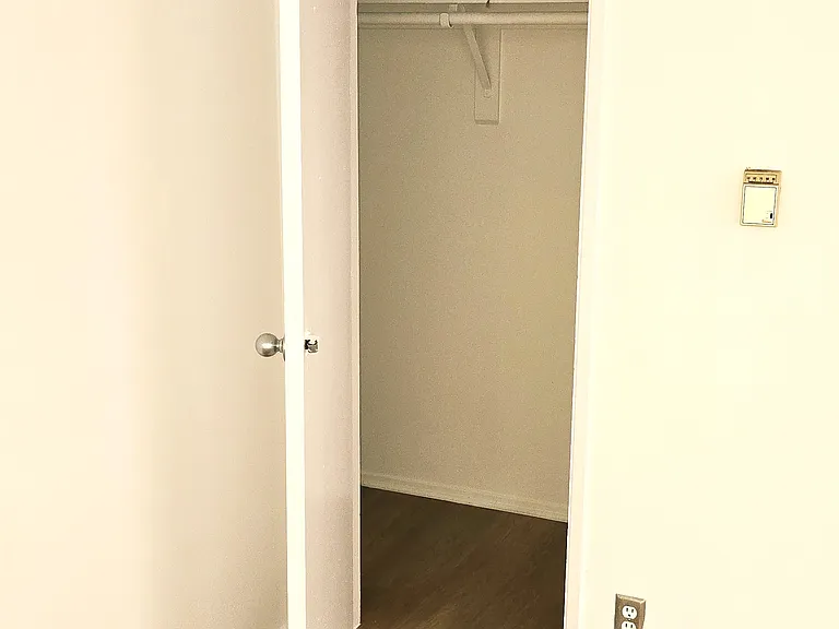 428 N Hayworth Ave #107 — Photo 5
