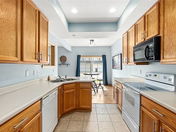 5th image of 2005 SW 35th St #204