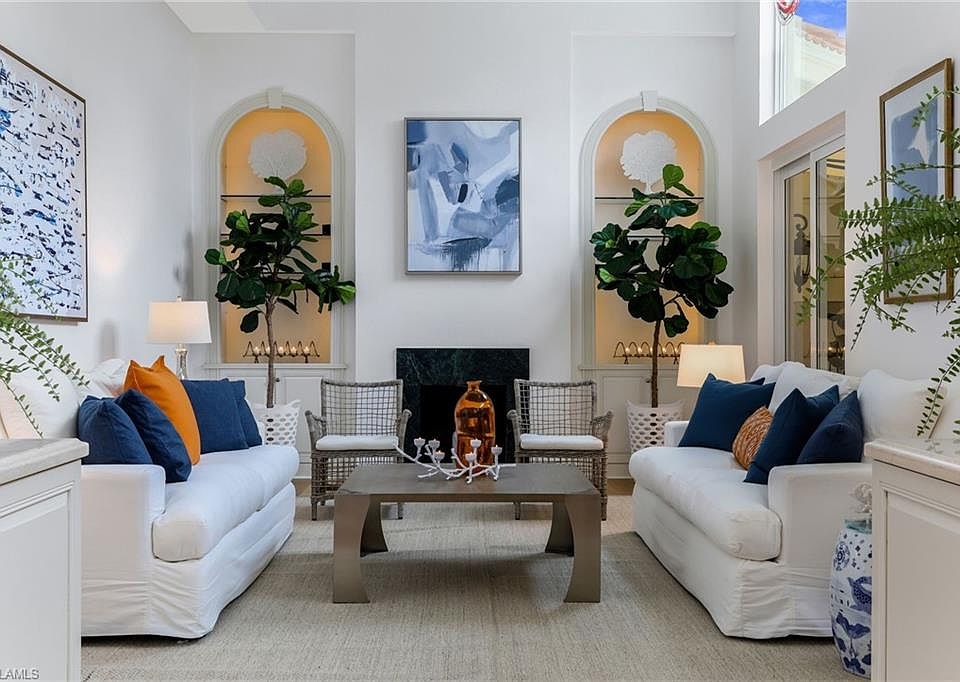 1st image of 470 10th Ave S #301