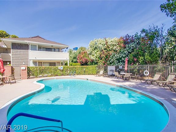 4th image of 778 Oakmont Ave Unit 304