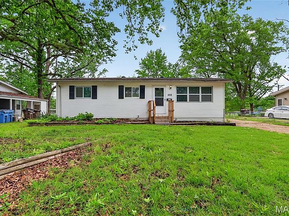 3rd image of 1012 Forestwood Dr