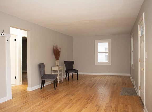 2nd image of 1015 Luther Ave