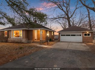 1220 Pinecrest Rd, Green Bay, WI 54313