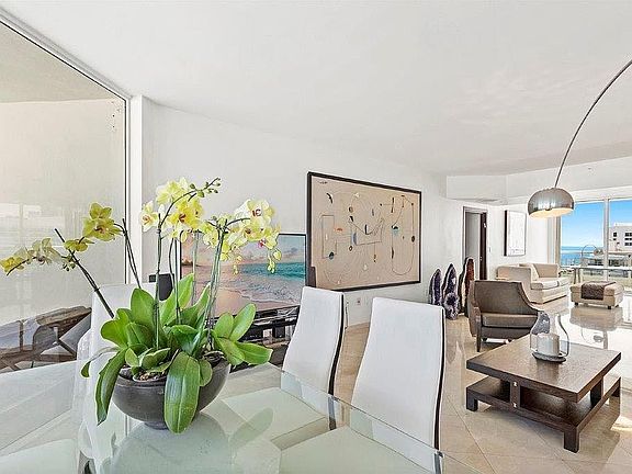 4th image of 5025 Collins Ave