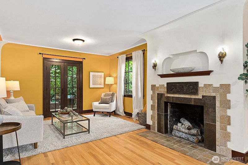 5th image of 6238 25th Avenue NE