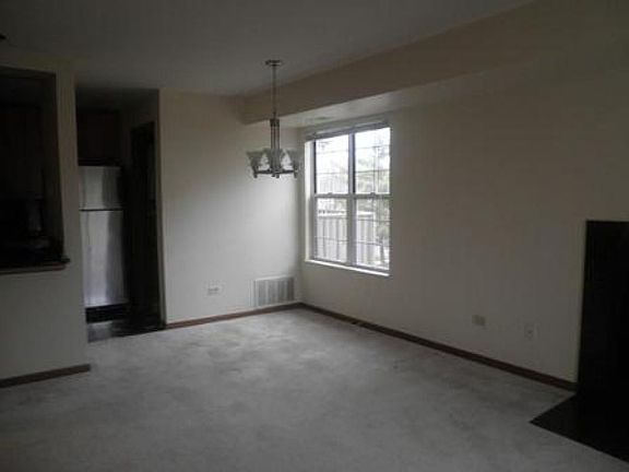 5th image of 1650 White Oak Ln APT 7