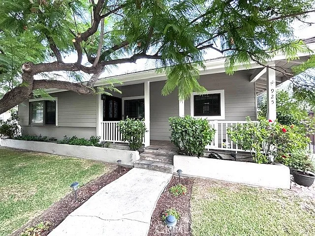 925 El Dorado St — Photo 1