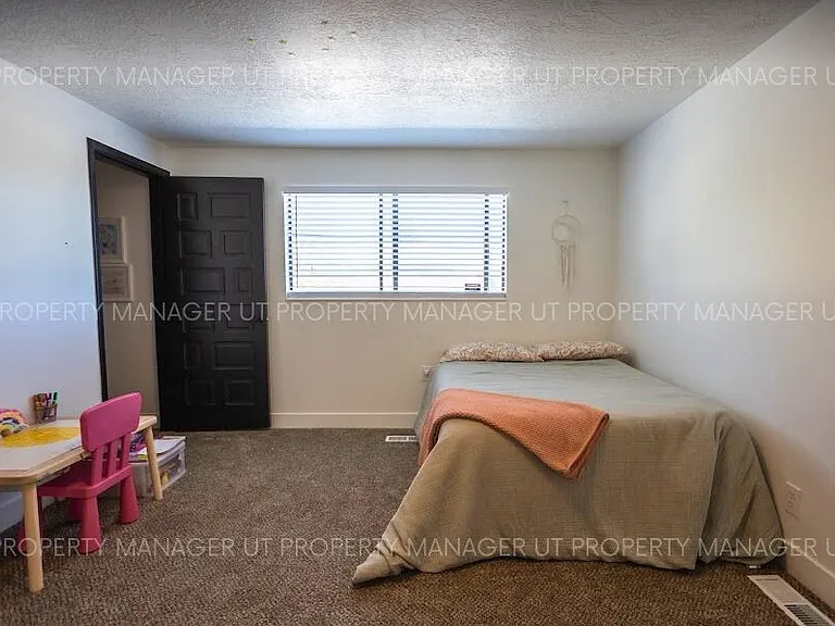 4424 W Skye Dr — Photo 4