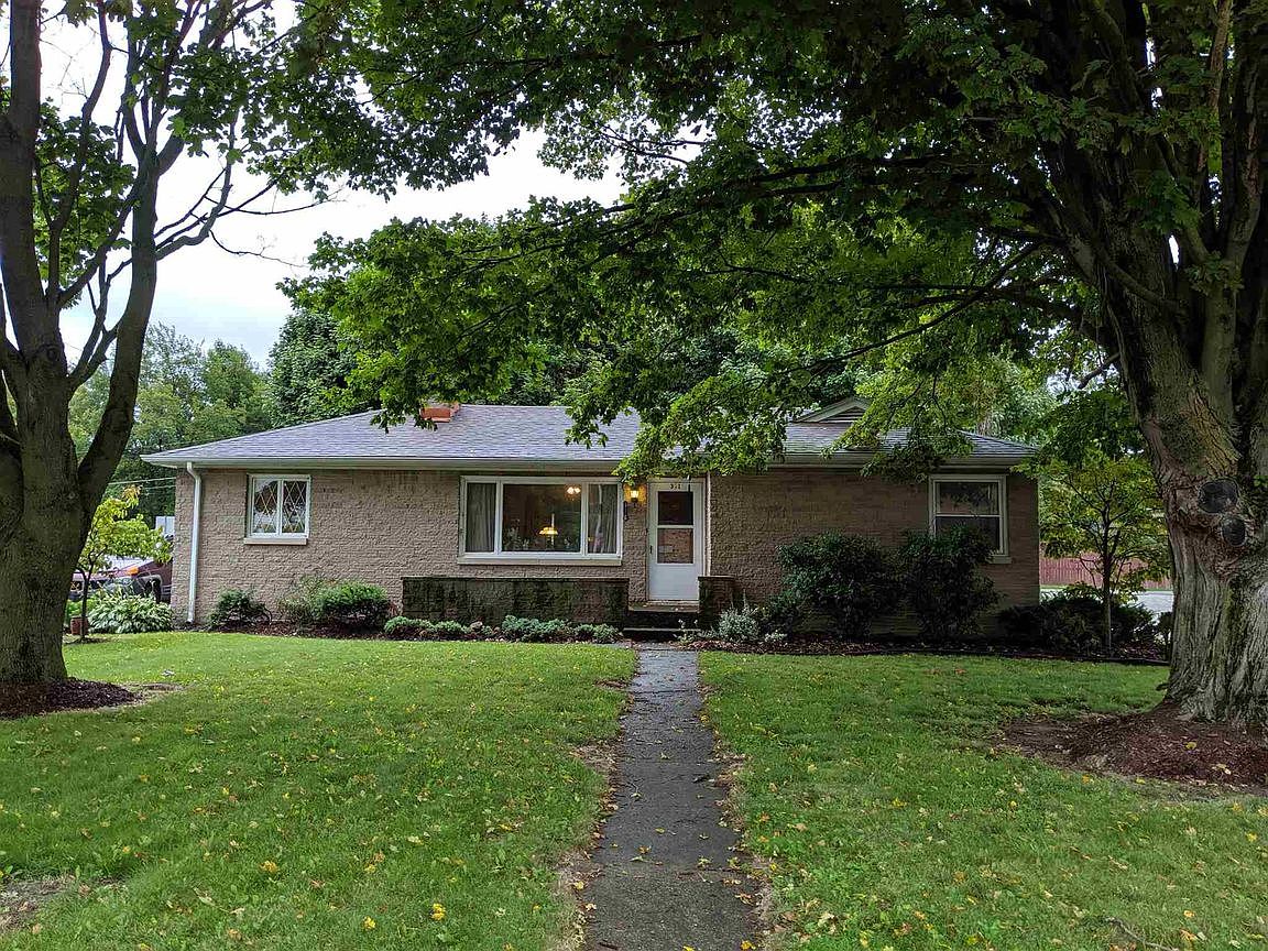 301 S 1st St, Pierceton, IN 46562 Zillow