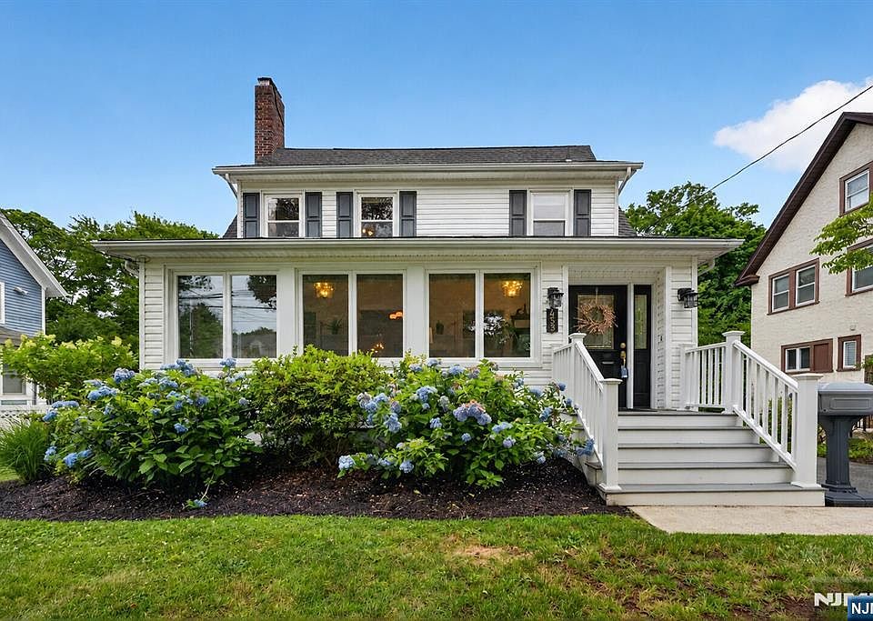 1st image of 453 Maple Ave