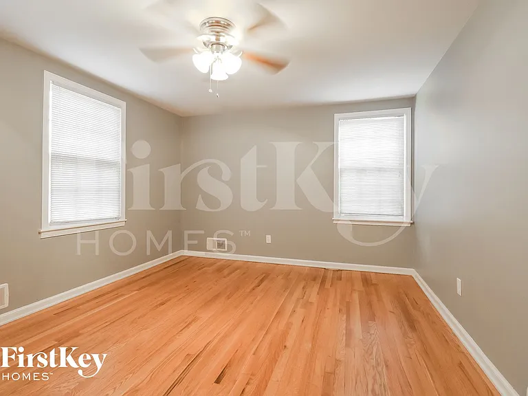 9648 Roe Ave — Photo 7
