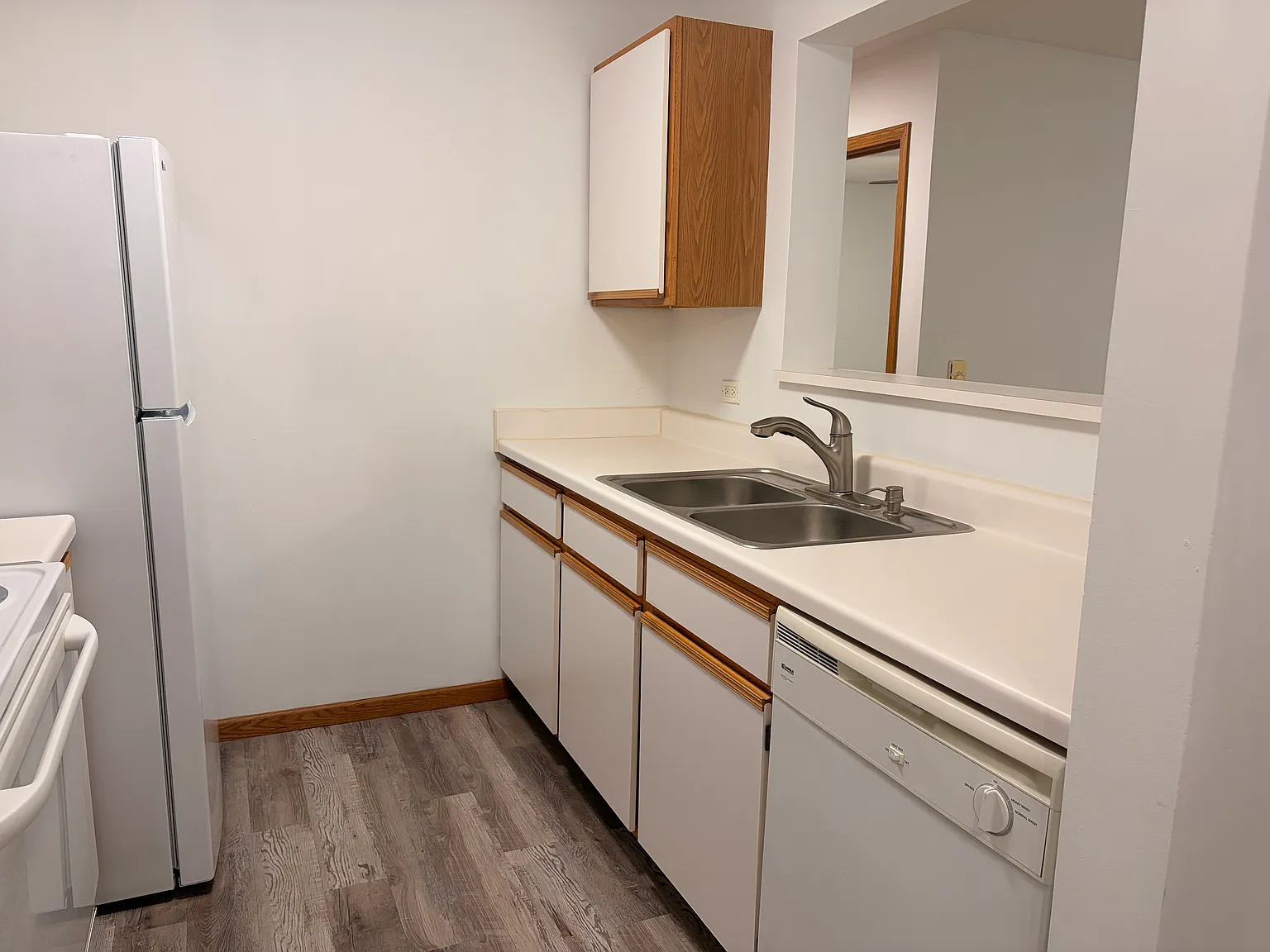 1 bed, 725 sqft, $1,190 — Photo 3