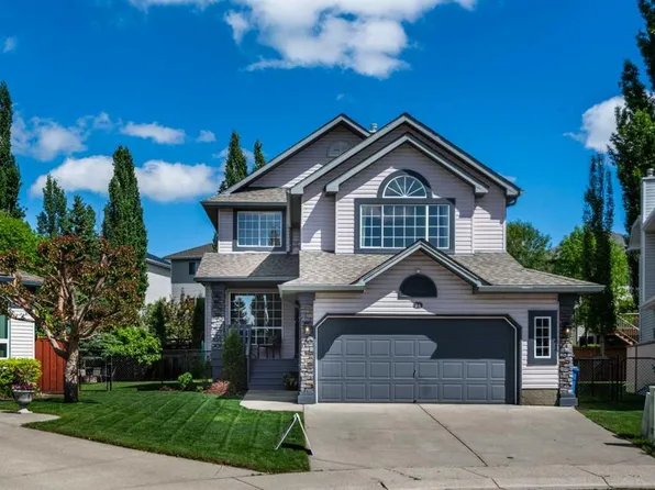 74 N Douglasview Cir SE, Calgary, AB T2Z 2P4