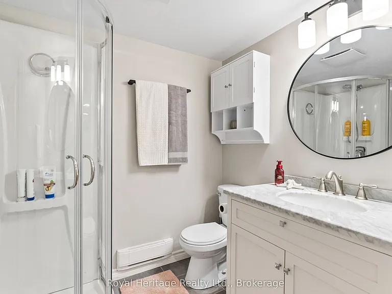 19 Kawartha Dr #LOWER — Photo 12