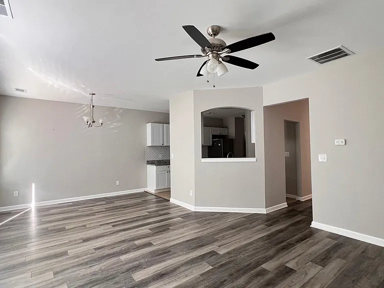 139 Northfield Cir — Photo 6
