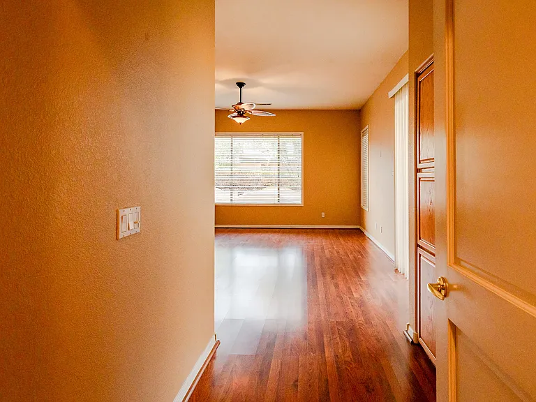 462 W Carob Dr — Photo 12