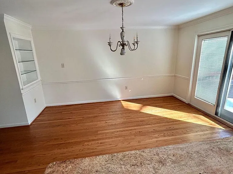 3301 Spring Ln — Photo 6