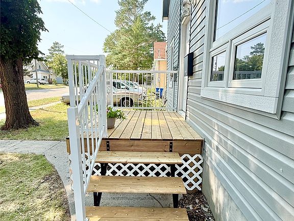 4th image of 325 3rd Avenue S