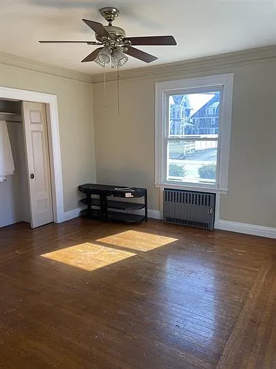 215 West Elm St - 1 — Photo 2