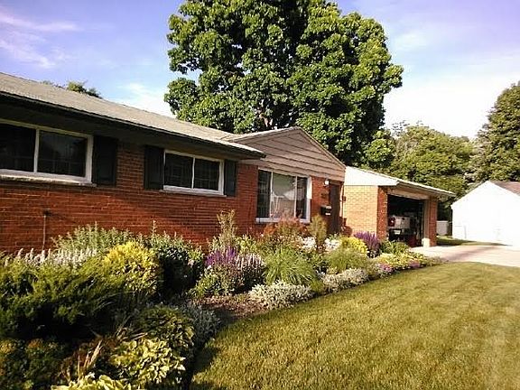 2nd image of 36540 Dowling Ct