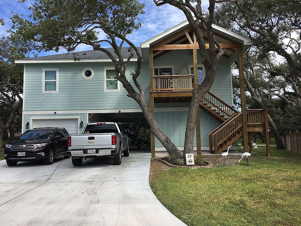 2nd image of 32 Bahama St N
