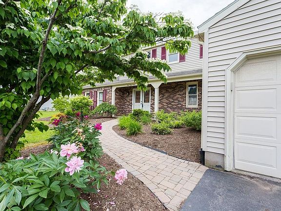 2nd image of 6047 Rose Arbor Ln