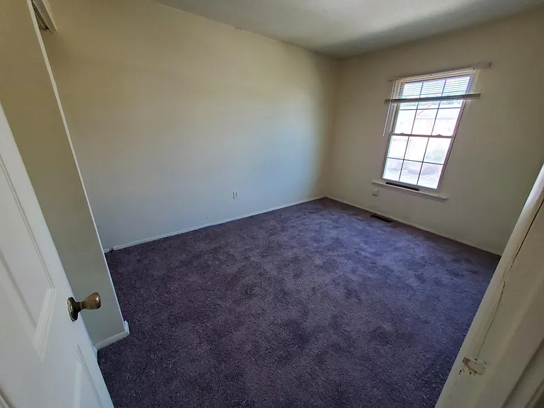 309 Bernie Ct — Photo 5