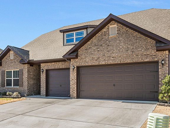 2nd image of 220 Jubilee Cir