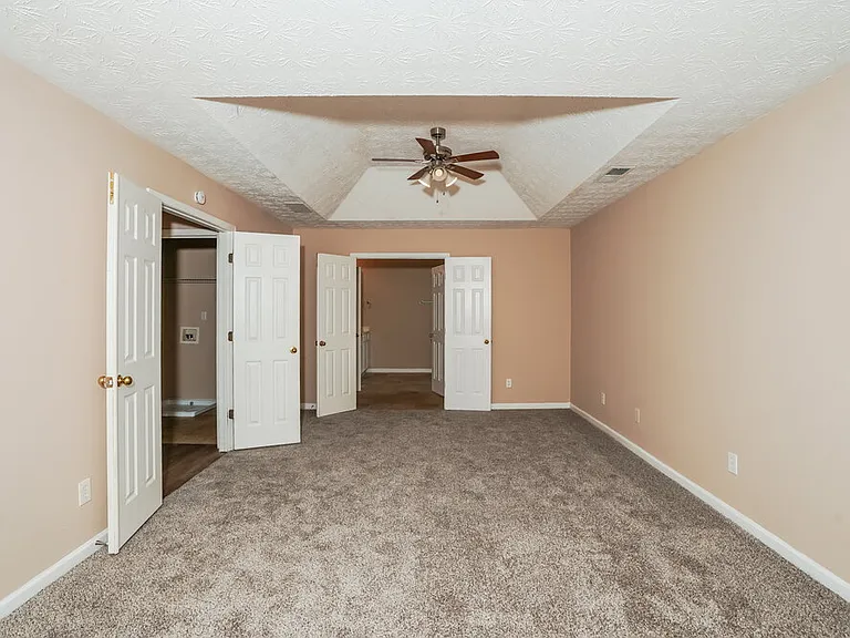 1000 Maple Leaf Dr — Photo 12