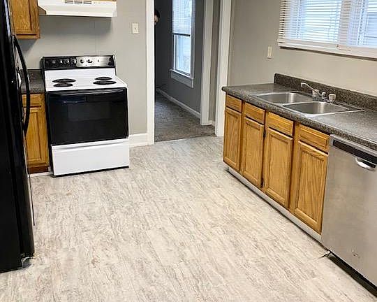 3rd image of 1428 Jourolman Ave