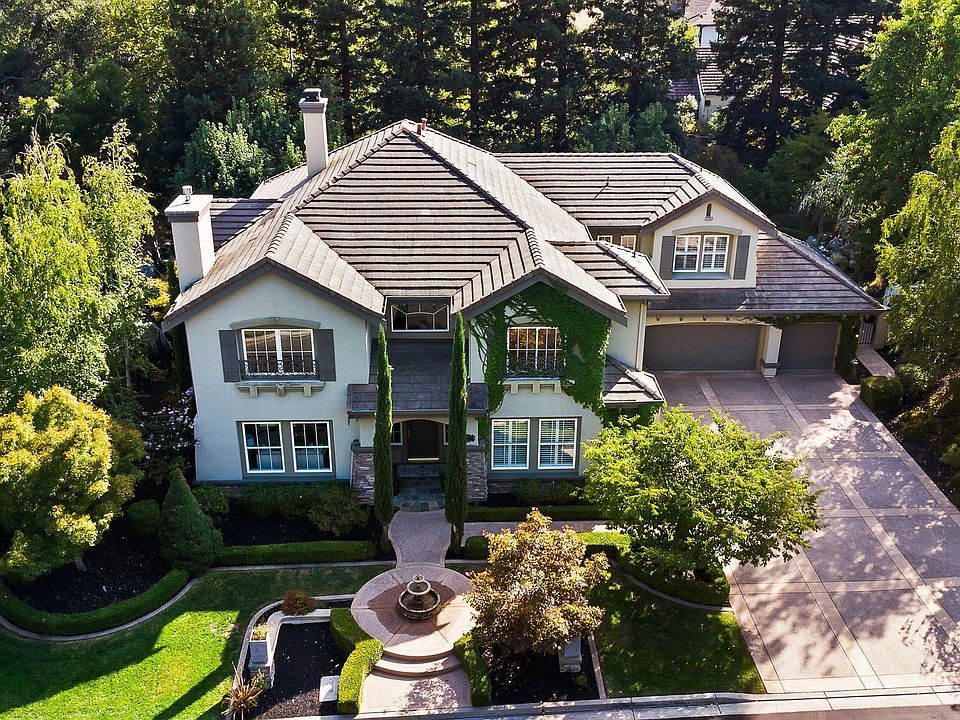 1st image of 10 Pepperwood Ln