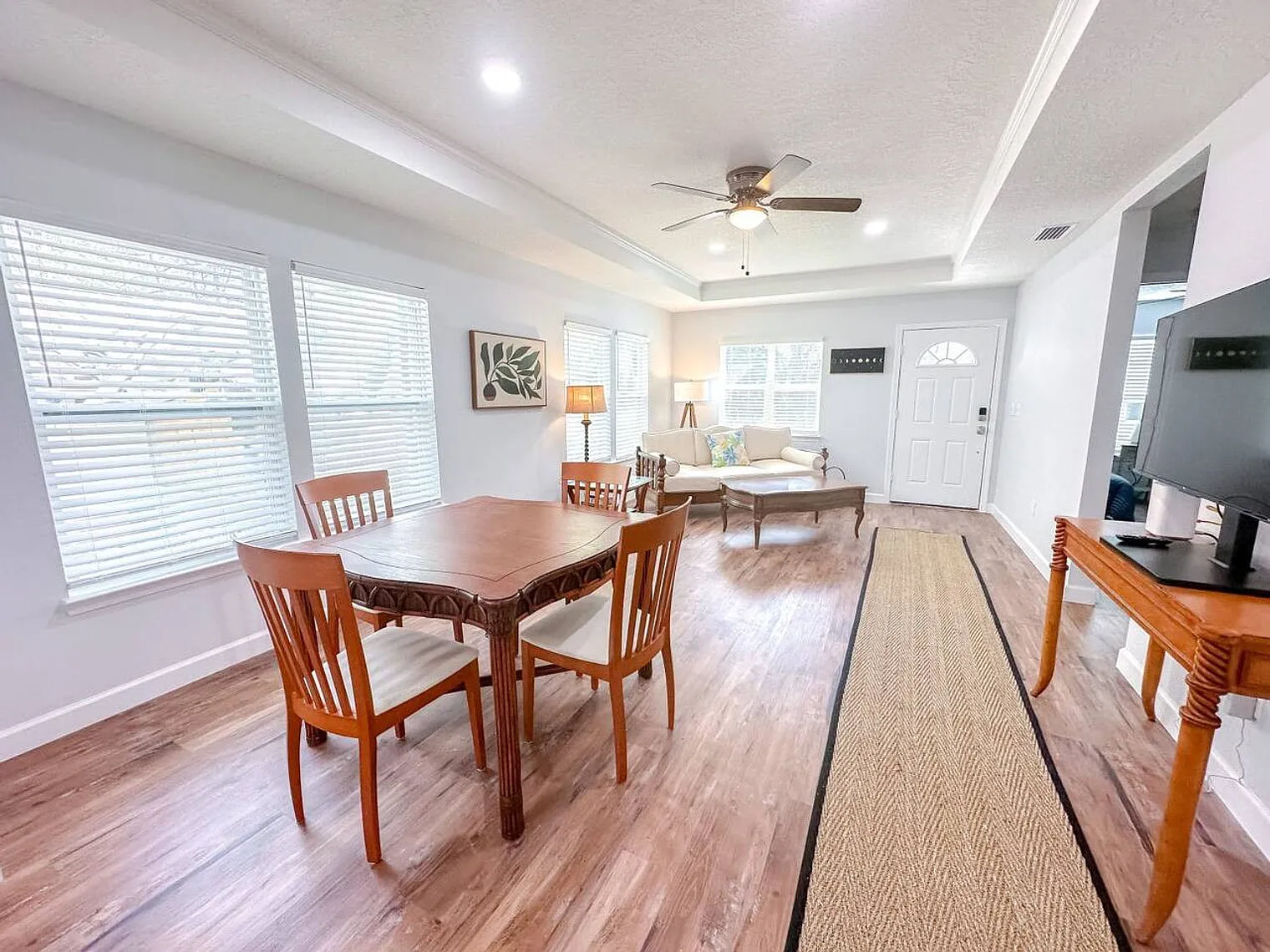 3 bed, 2.0 bath, 484 sqft, $3,971 — Photo 3