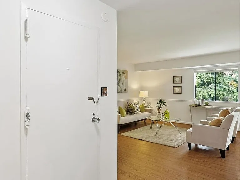 10 Monroe St #302 — Photo 2
