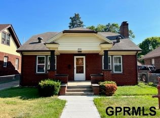 2881 Iowa St, Omaha, NE 68112
