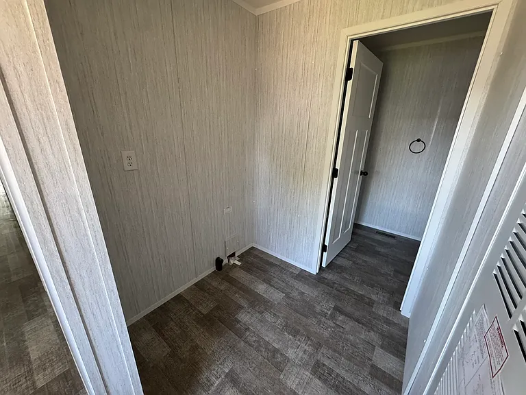 1703 Cambridge Ct — Photo 6