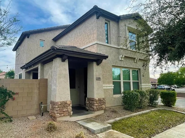 3279 E Jasper Dr — Photo 2