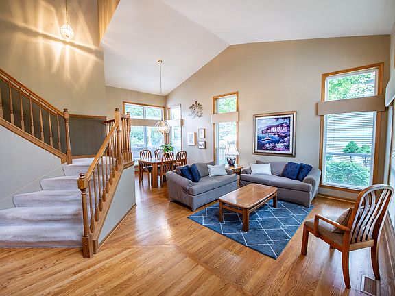 3rd image of 1617 Vineyard Dr
