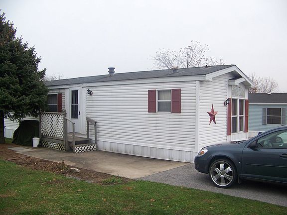 Beautiful single wide home featured in Blue Mt Heights MHP